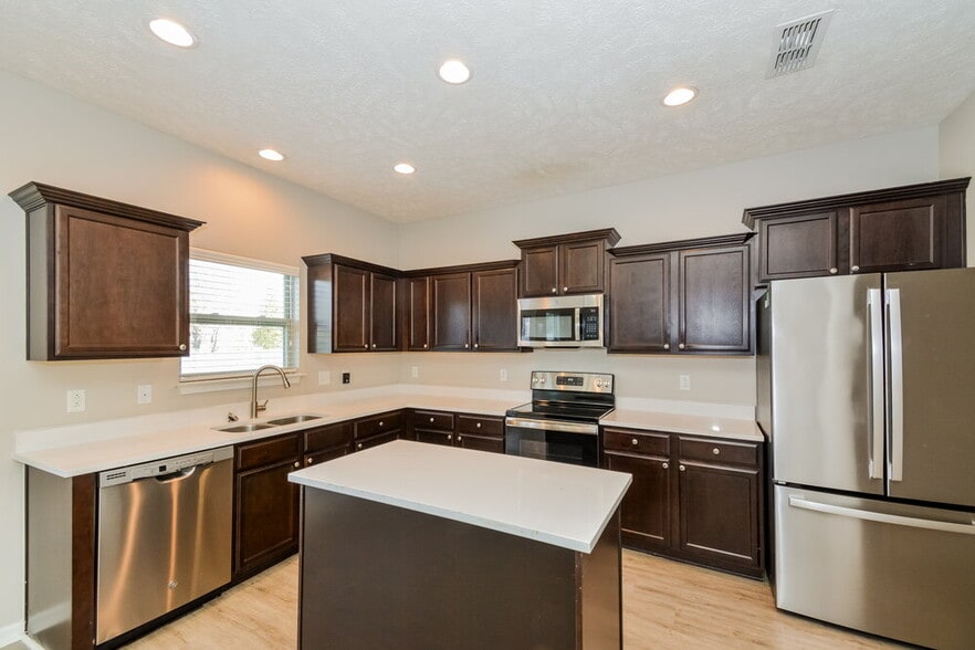 Building Photo - 3512 Oval Hesson Lane