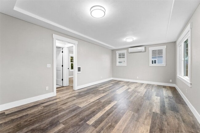 Building Photo - South D Street