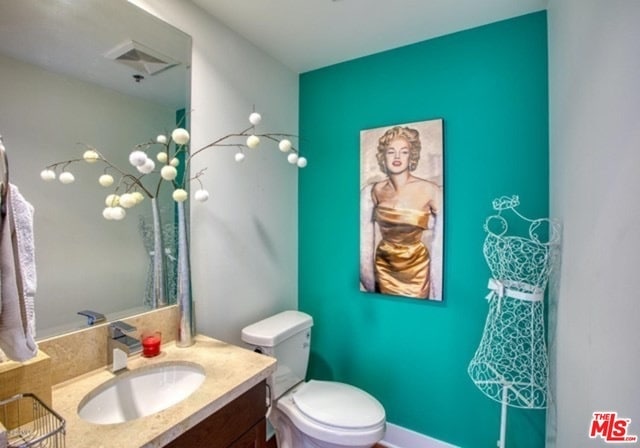 Building Photo - 817 N Alfred St