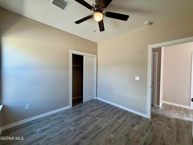 Building Photo - 125 Palma Dr