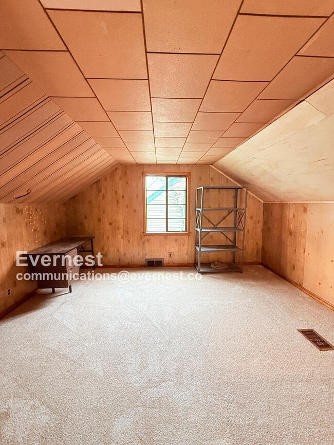 Building Photo - 18184 Riopelle St