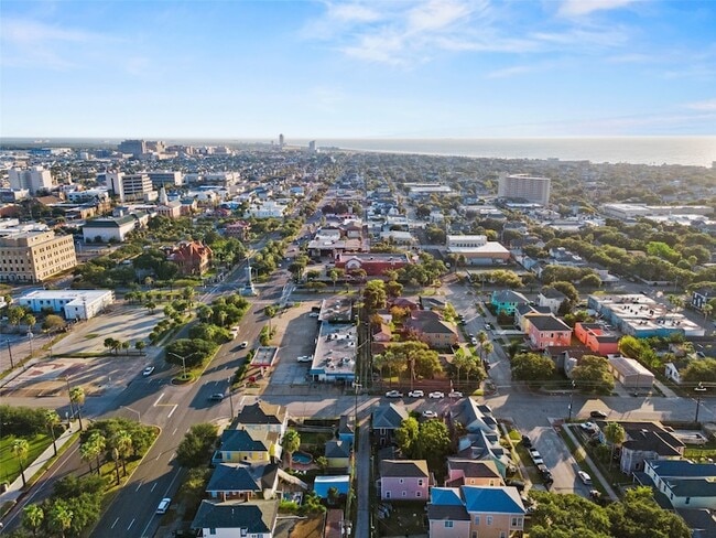 Building Photo - 1015 26th St