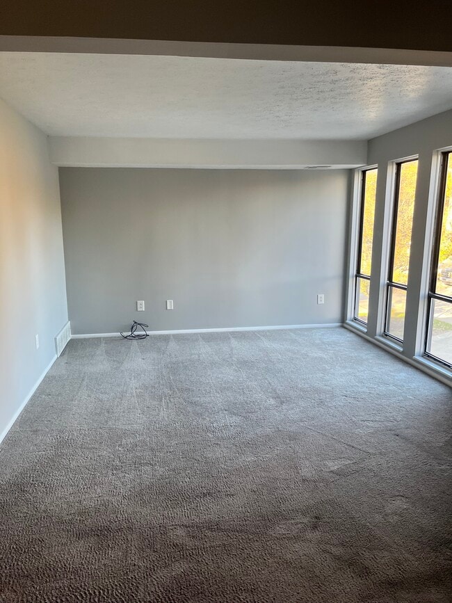 Building Photo - 33803 Electric Blvd