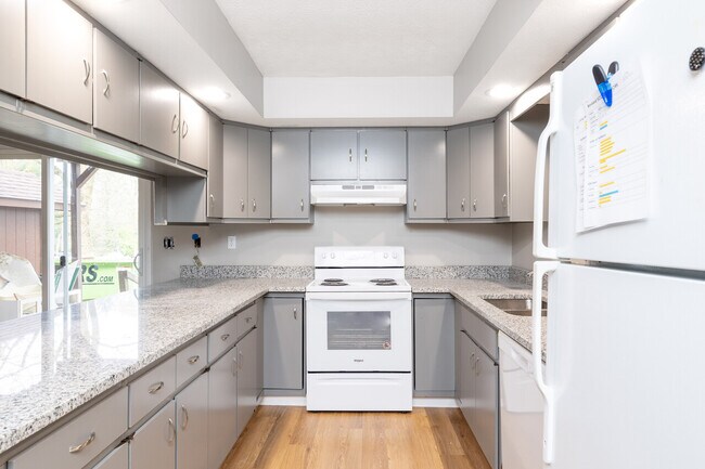 Building Photo - Shady Lane