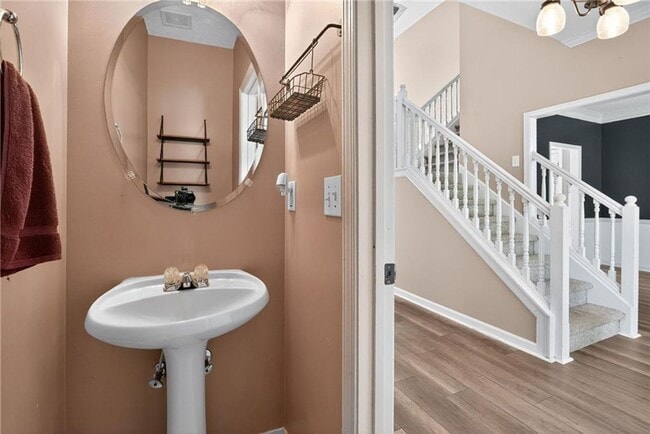 Building Photo - Spacious 5BR Home with Bonus Room & Private Backyard in Stockbridge