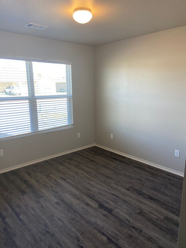 Building Photo - *Pre-leasing* Four Bedroom | Two Bathroom ...