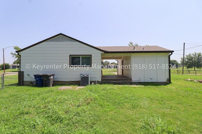 Building Photo - 9344 E 3rd Pl