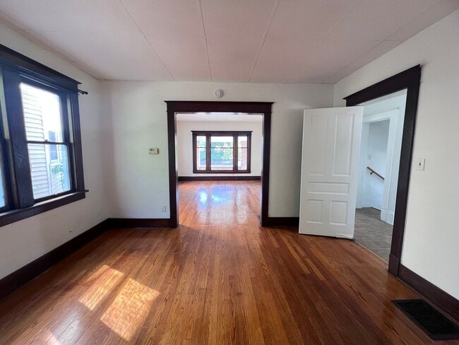 Building Photo - Spacious Four Bedroom Home Full of Charact...