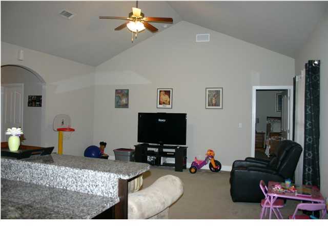 Building Photo - 658 Red Fern Rd