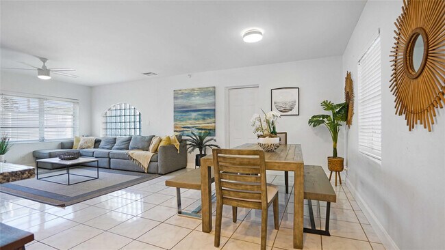 Building Photo - 2716 N Ocean Blvd