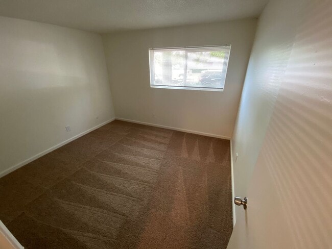 Building Photo - Remodeled 3 Bedroom 1 Bath Plus Single Car Garage