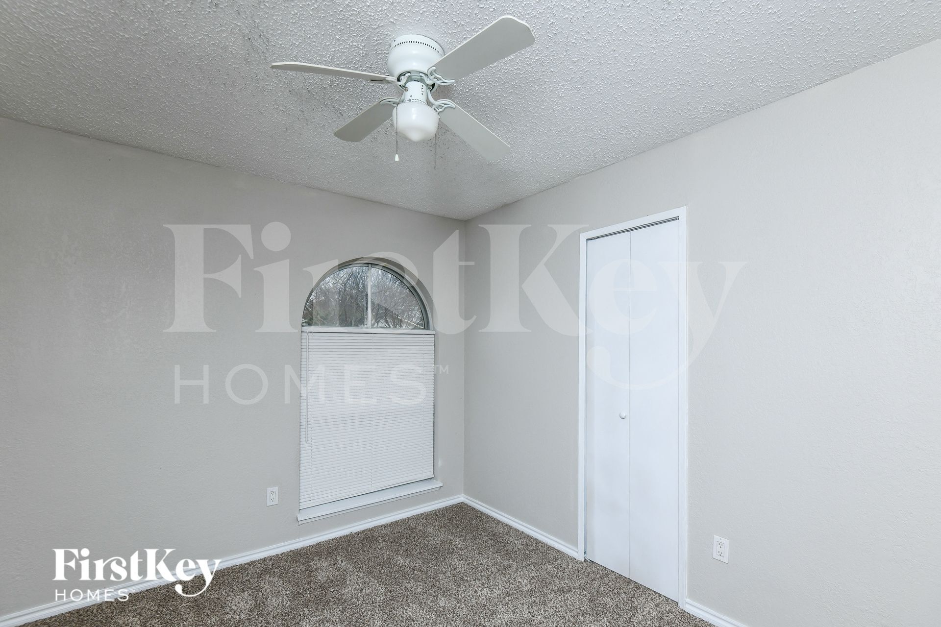 Building Photo - 3630 Williamsburg Dr