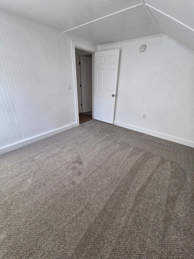 Building Photo - 12 S A St