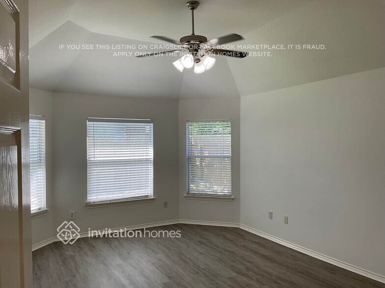 Building Photo - 17619 Sequoia View Ln