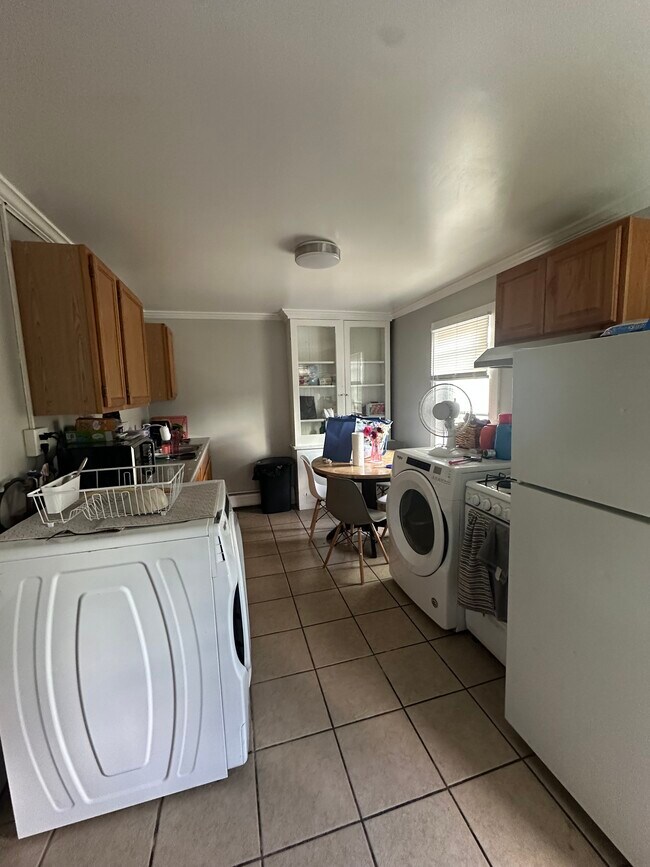 Building Photo - 126 Hudson St