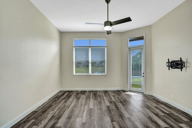 Building Photo - 16658 La Mesa Dr