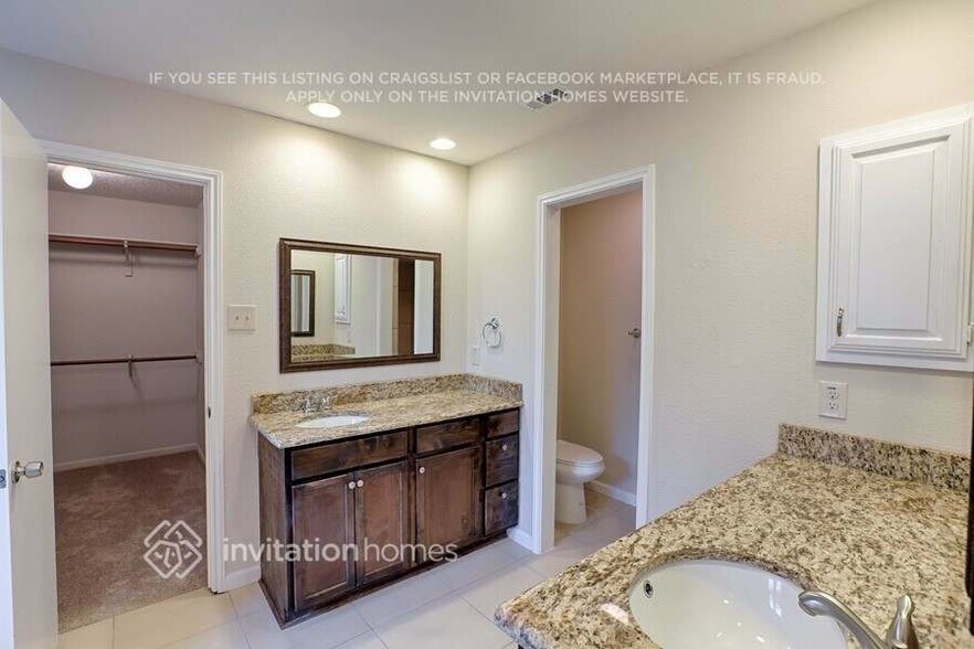 Building Photo - 1717 Brighton Dr