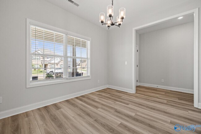Building Photo - 123 Ivy Vine Dr