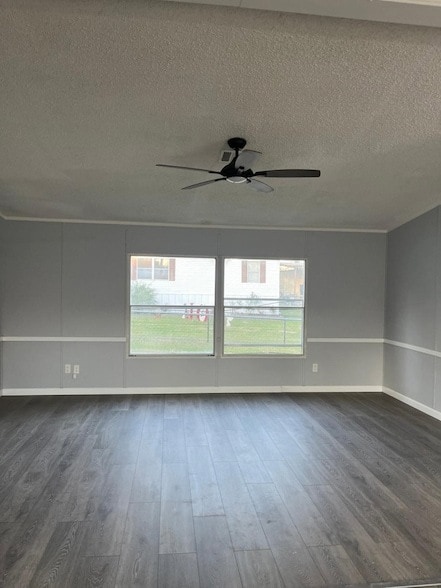 Building Photo - 12070 Clark Ln