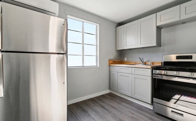 Building Photo - Studio Apartment in Central City