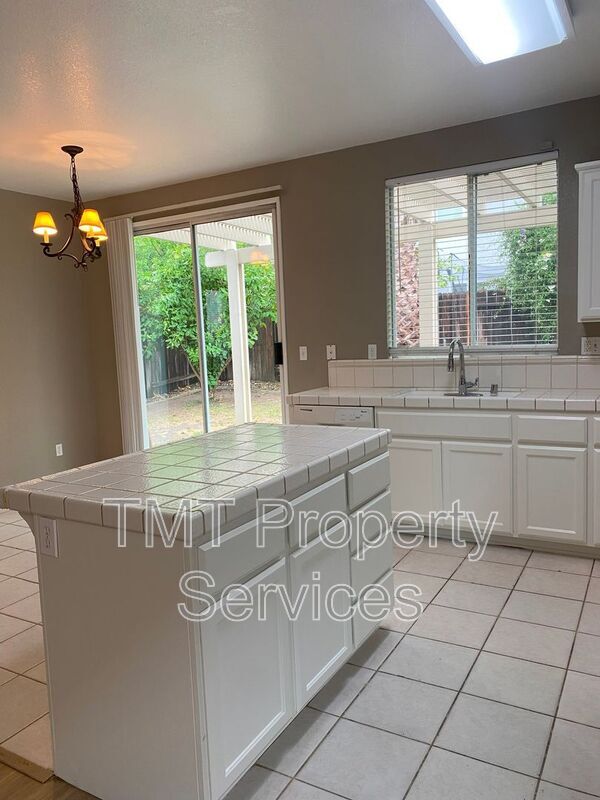 Building Photo - 8966 Forked Creek Way