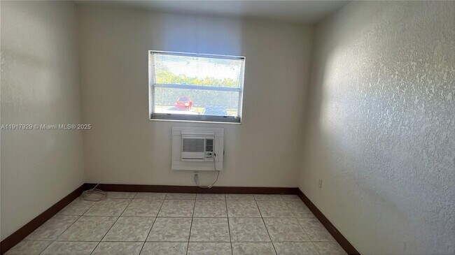 Building Photo - 1995 NE 167th St