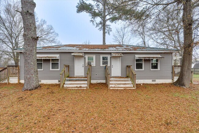 Building Photo - 1615 Heather St