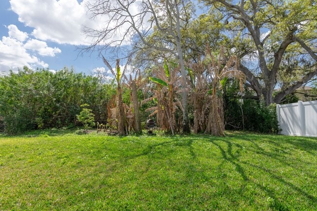 Building Photo - Spacious 5-Bed Touchstone Home – Primary Suite Downstairs, 2-Car Garage