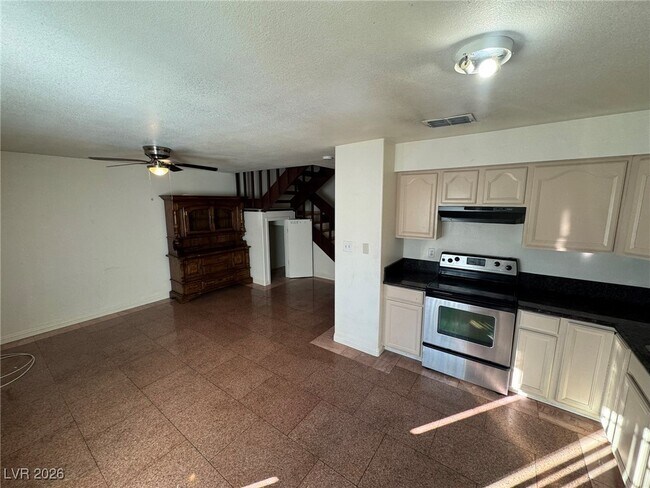 Building Photo - 518 Delfern Ln