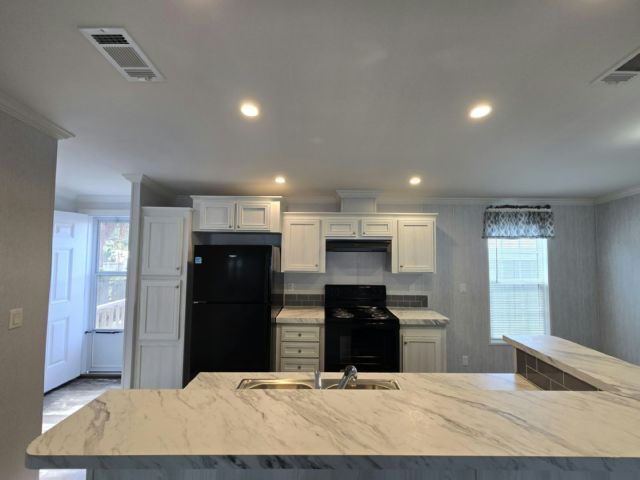 Building Photo - 104 Bush Ln