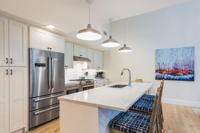 Building Photo - 1 Franklin St