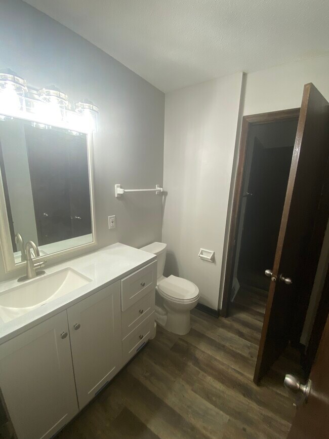 Building Photo - 3107 N 95th St