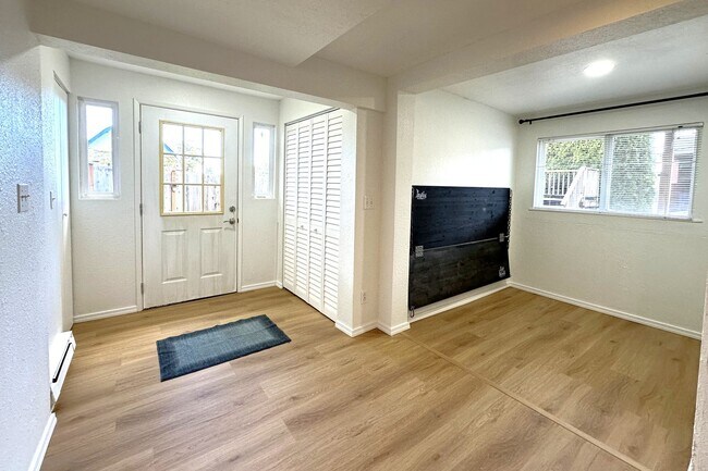 Building Photo - 3022 Federal Ave