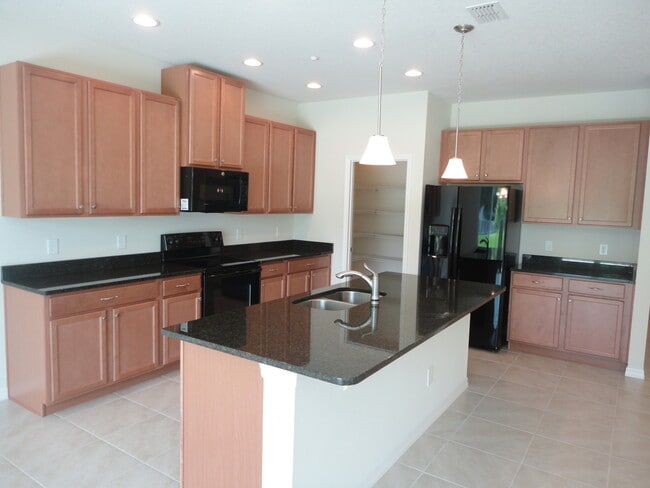 Building Photo - 3/2.5 Town Home in Winter Park! Priced to ...