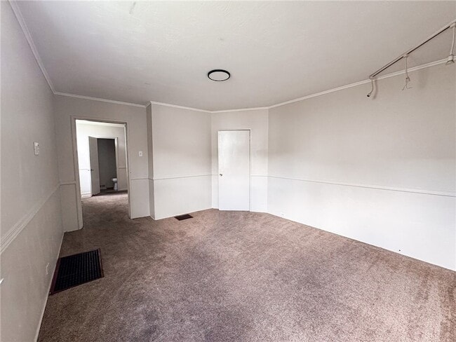 Building Photo - 310 27th St