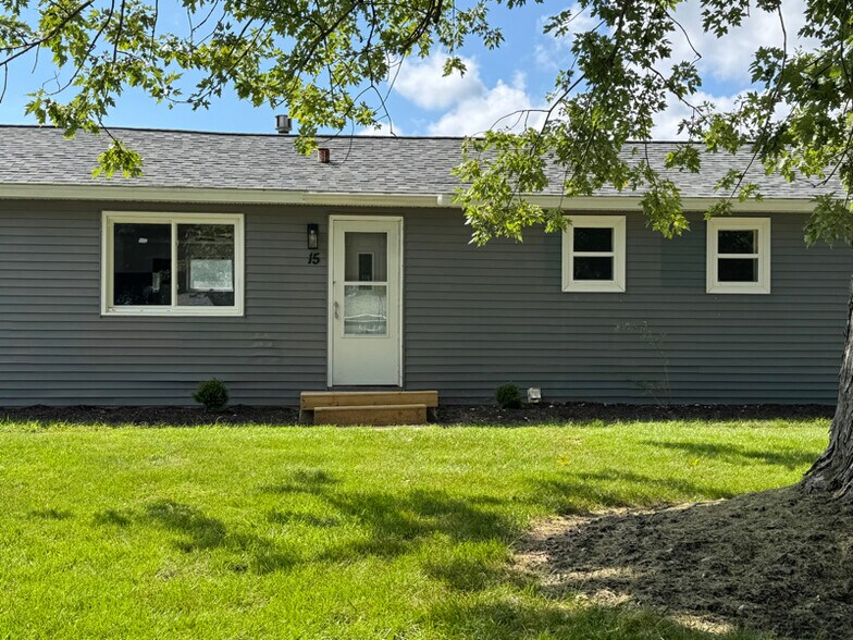 Building Photo - W220N9009 Waukesha V
