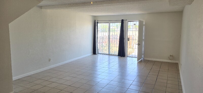 Primary Photo - 25180 W 5th St