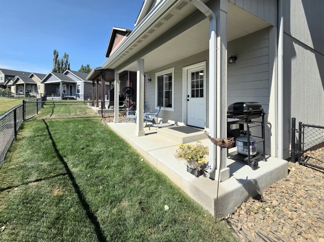 Building Photo - 2123 Roper Ln