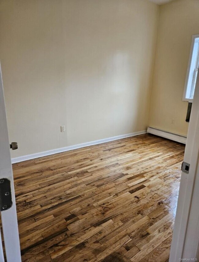 Building Photo - 873 Elsmere Pl