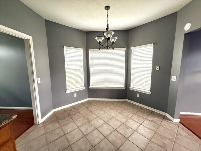 Building Photo - 14334 Fair Knoll Way