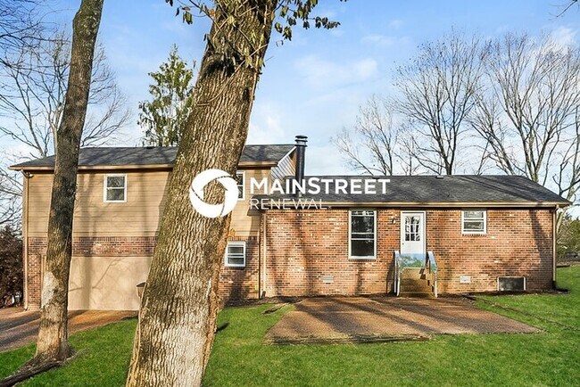 Building Photo - 5 Bedroom Pet-Friendly Home in NASHVILLE, ...