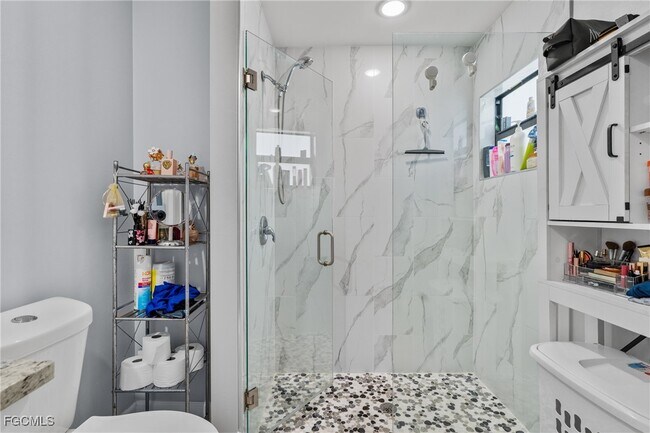 Building Photo - 4524 20th St SW