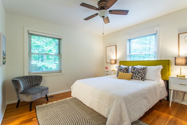 Building Photo - 1541 Sagamore Dr NE