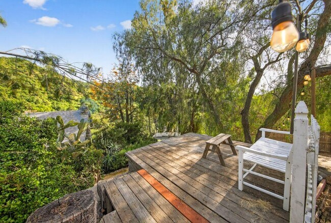 Building Photo - 16925 Hillside Dr