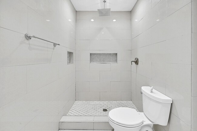 Building Photo - 12430 Pecan Ct