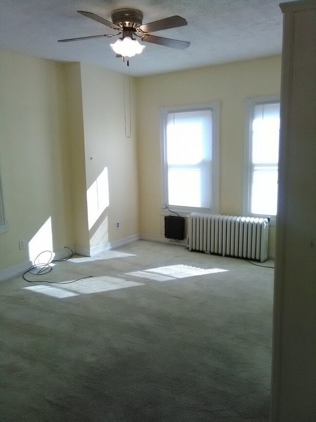 Building Photo - 238 W Abbottsford Ave