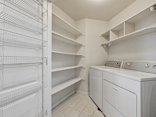 Building Photo - 4324 Clay Commons Ct
