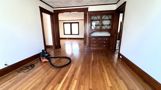 Building Photo - 66 Willow St