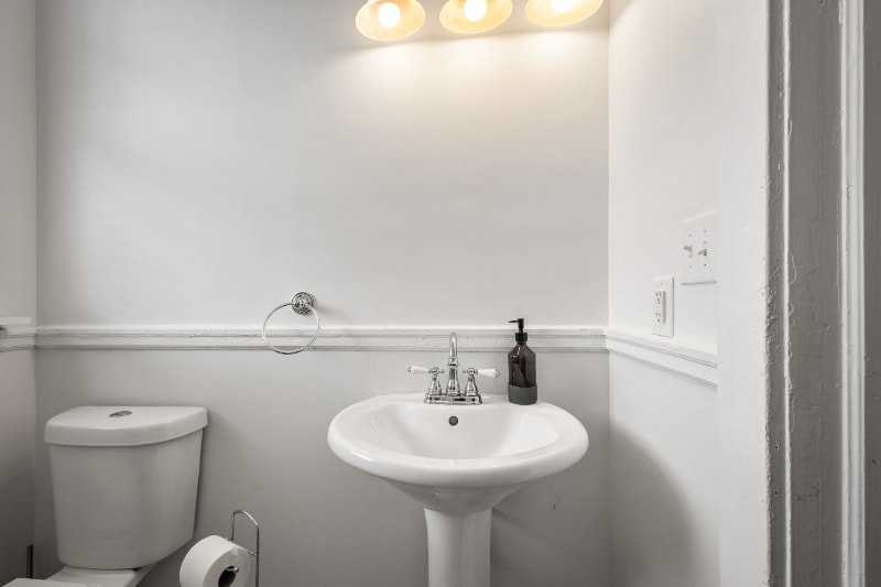 Building Photo - 2928 Hawthorne Ave