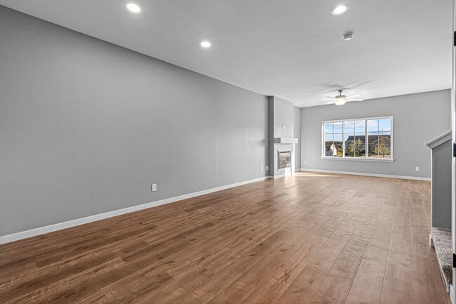 Building Photo - New build 4 bed 4 bath Condo